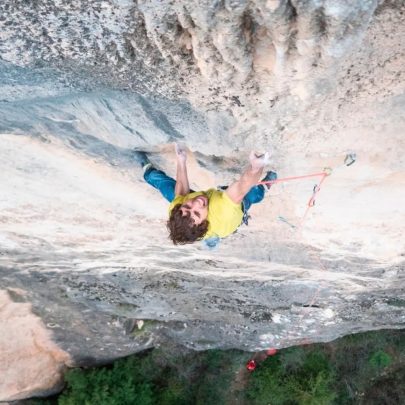 alex_garriga_ en Revolucionarios de marca blanca en el Alfar Foto @alfonso_mrtnz