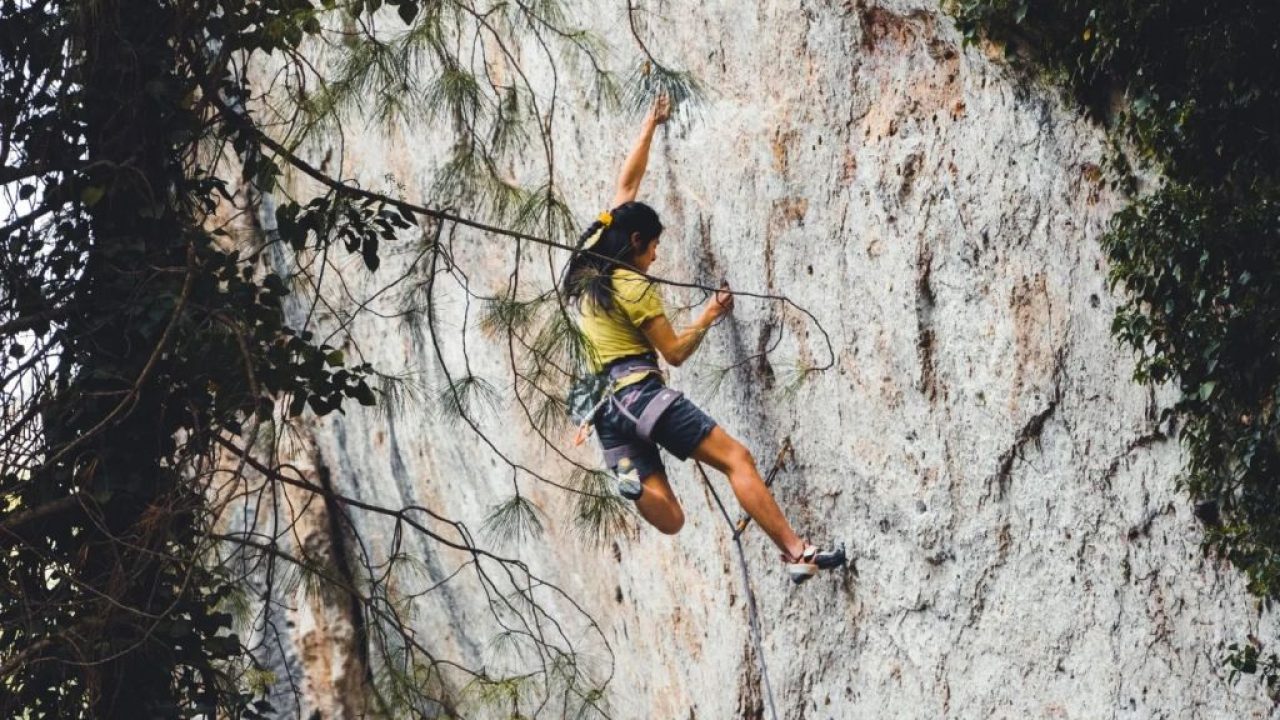 @katykaze en Valle de rosas 8a+ en el Ricón de la Ermita 02