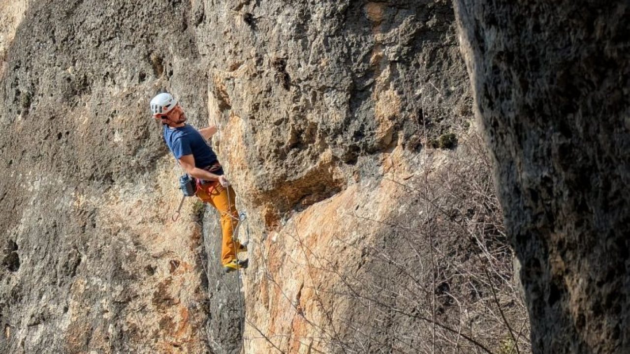 Santi @agretus.mellon en "Dez To lla" Foto @jesuclimb