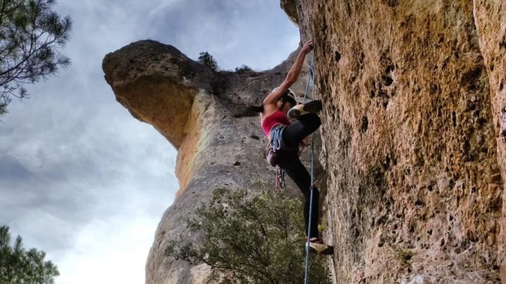 @sandra.devega escalando en Portero de Noche