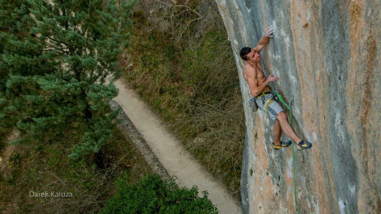 Iniesta en Un buchaca en la placa en el sector Camino de Cuenca - Foto Darek kaluza